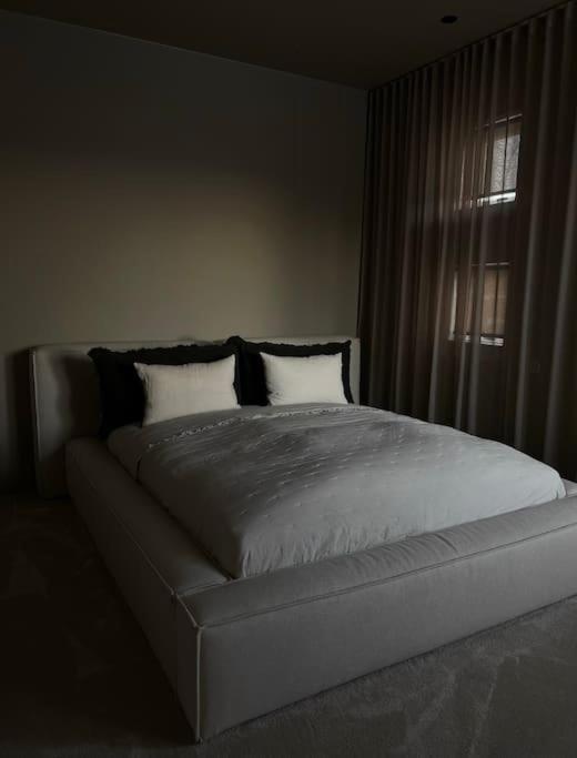 Quiet And Cozy With A View *