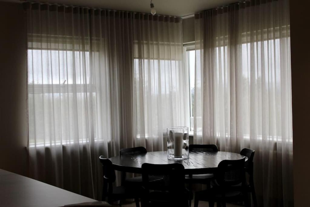 Quiet And Cozy With A View * Reykjavik